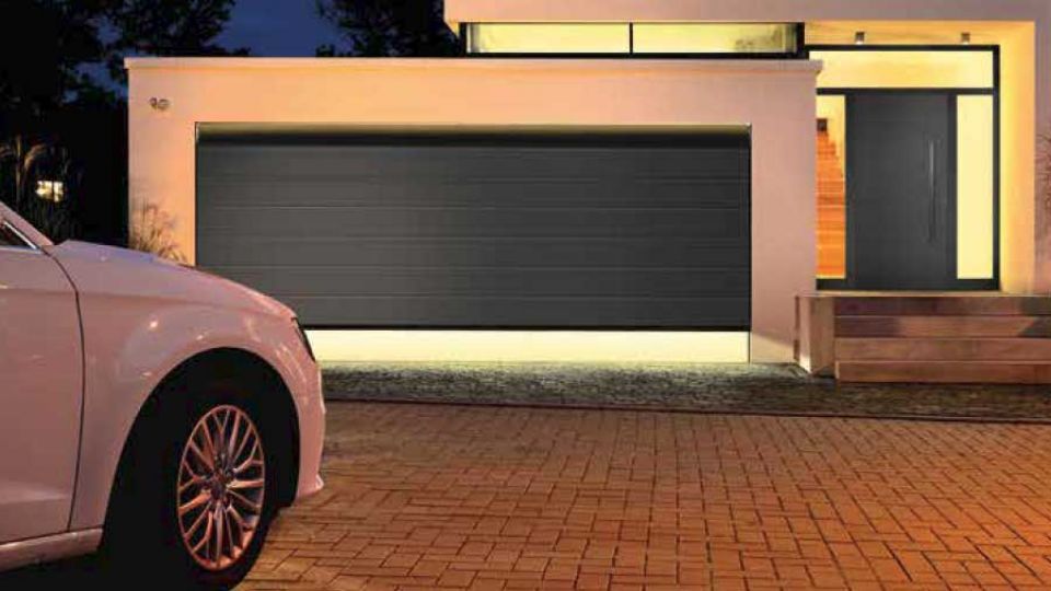 Portoni Sezionali per Garate